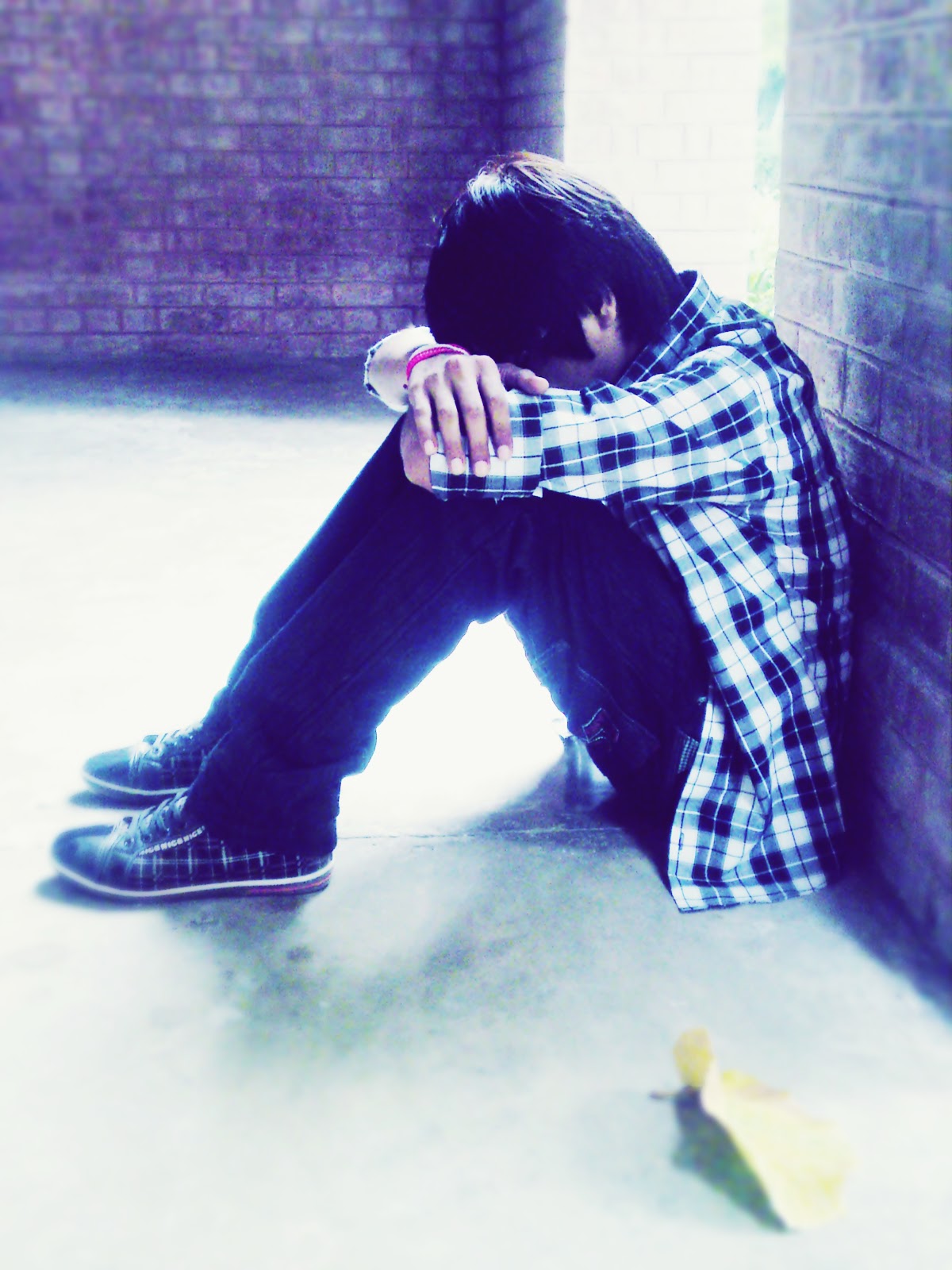 crying-lover-boy-wallpaper-images-photo